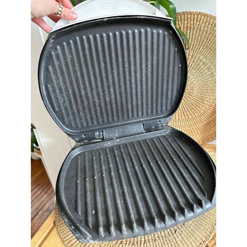 George Forman Grilling Machine Model GR30 - Picture 3 of 7